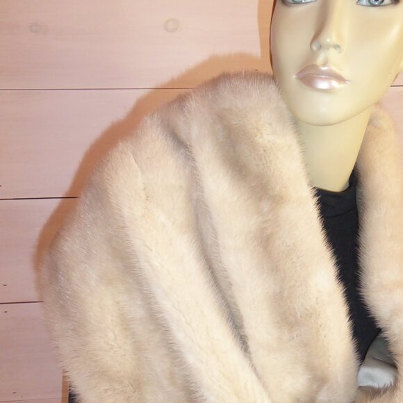 Christian Dior Original  Blonde Mink Fur Wrap from Holt Renfrew - Stunning - Picture 9 of 16